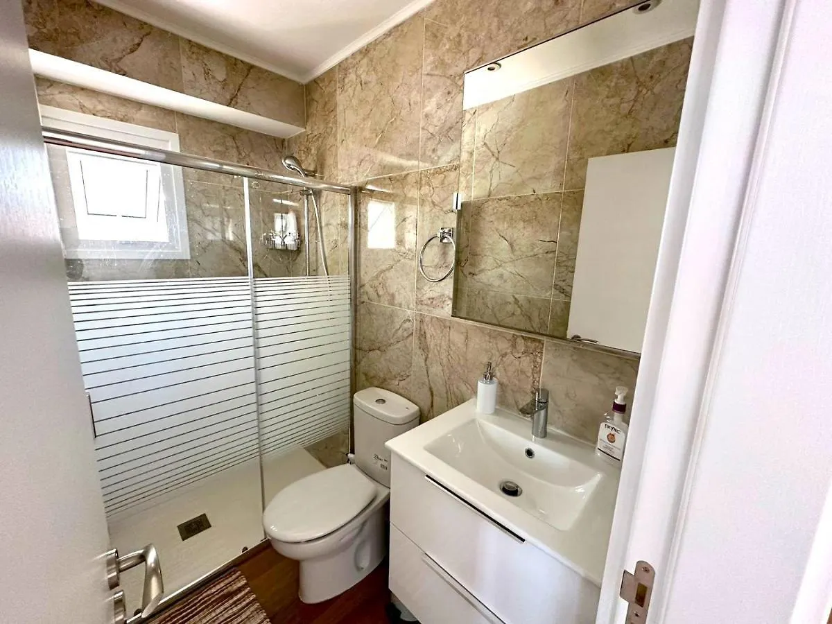 Sea View Apt - 2 Min Walk To The Beach & 200 Mbit Highspeed Internet Larnaca Apartament