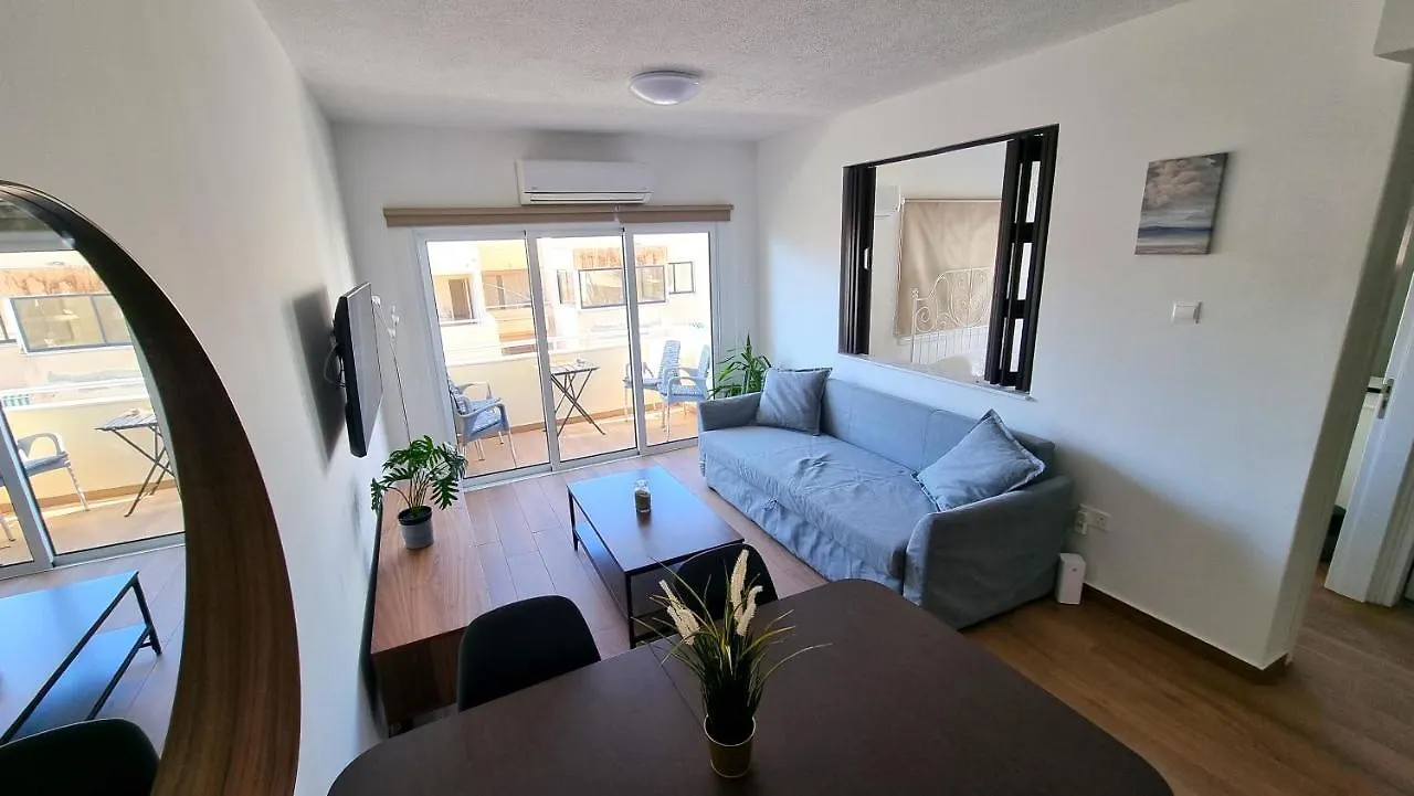 Apartament Sea View Apt - 2 Min Walk To The Beach & 200 Mbit Highspeed Internet Larnaca
