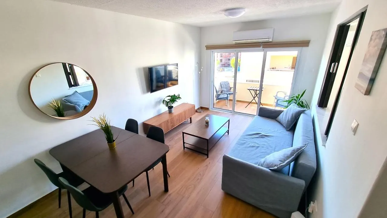 Sea View Apt - 2 Min Walk To The Beach & 200 Mbit Highspeed Internet Larnaca Cypr