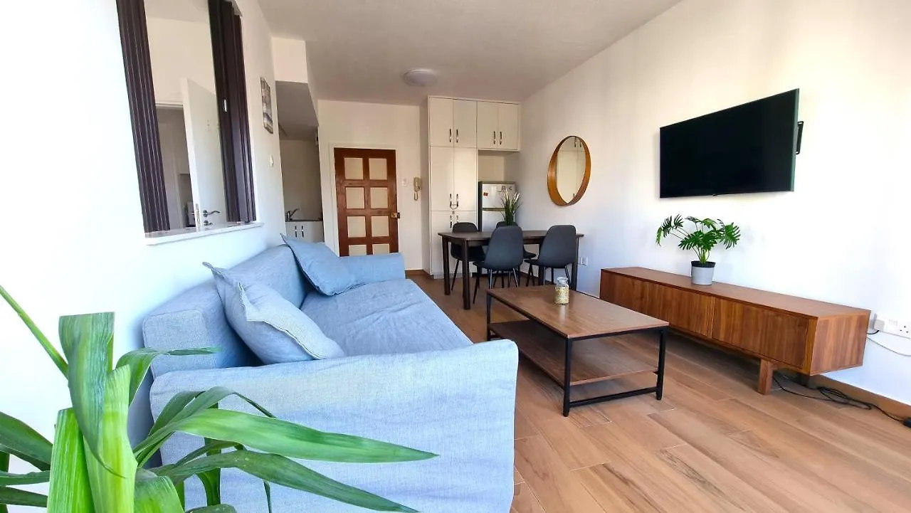 Sea View Apt - 2 Min Walk To The Beach & 200 Mbit Highspeed Internet Larnaca 0*,  Cypr